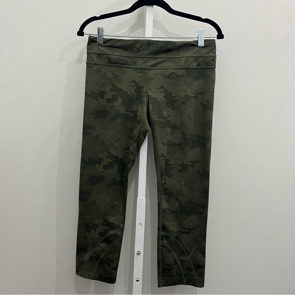lululemon athletica Pants - Lululemon Athletica Green Camouflage Leggings